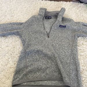 -Woman’s xs -Grey -Patagonia grey quarter zip -Warm inside -Slighlty worn